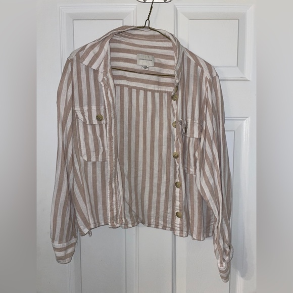 American Eagle linen button up, size M - Picture 3 of 3